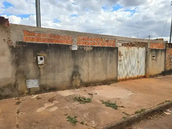 Casa em VILA ESPERANCA, SANTO ANTONIO DO DESCOBERTO - GO