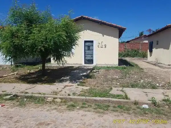 Casa em BAIRRO SANTA LUZ, ALTOS - PI