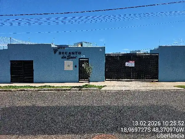 Casa em LOTEAMENTO RESIDENCIAL PEQUIS, UBERLANDIA - MG