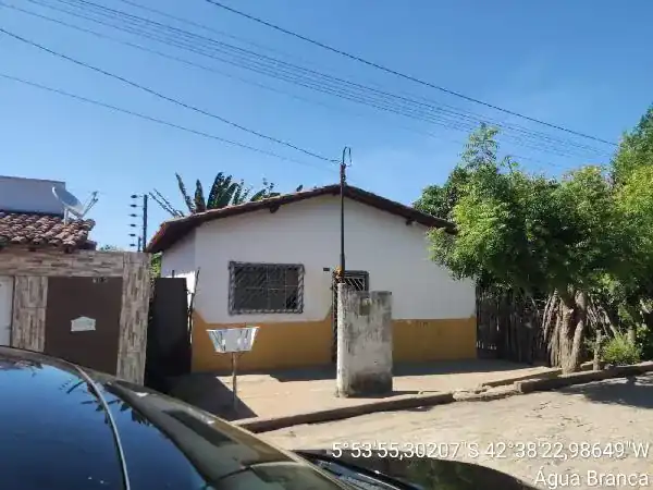Casa em TINGUIS, AGUA BRANCA - PI