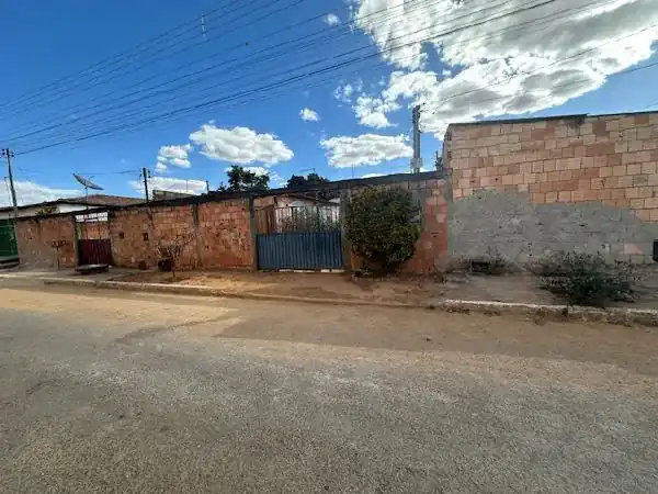 Casa em CIDADE INDUSTRIAL FRACAROLI, LUZIANIA - GO