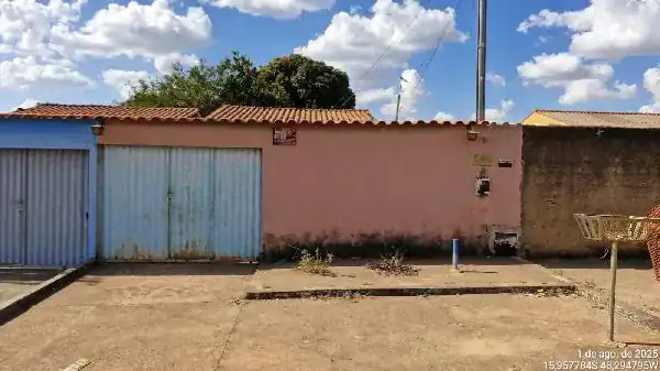 Casa em PARQUE ESTRELA DALVA XII, SANTO ANTONIO DO DESCOBERTO - GO