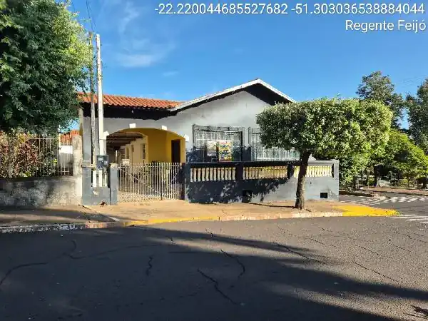 Casa em CENTRO, REGENTE FEIJO - SP