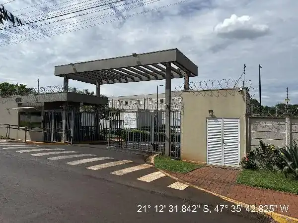 Apartamento em CENTRO, SERRANA - SP