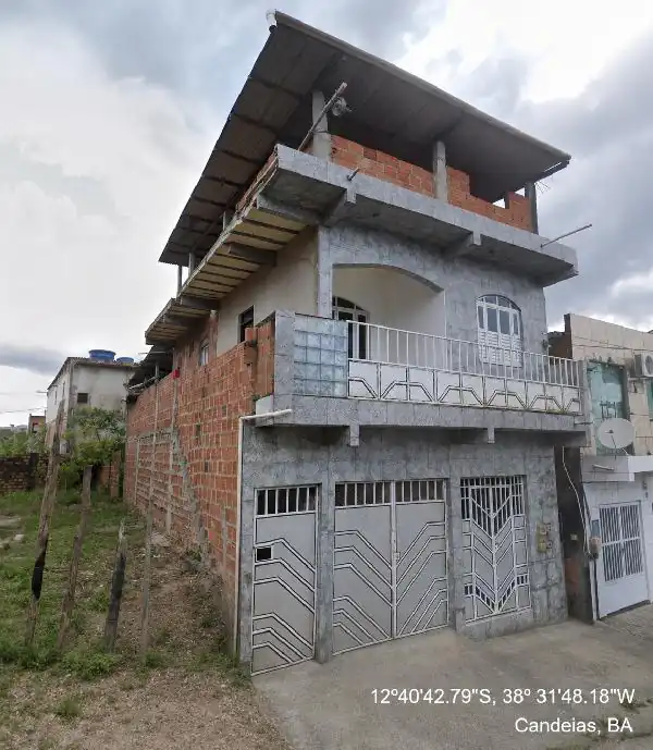 Casa em URBIS II, CANDEIAS - BA