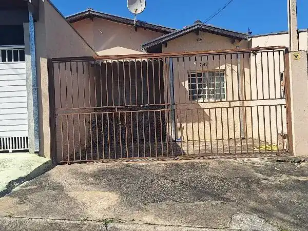 Casa em CONJUNTO RESIDENCIAL ARARETAMA, PINDAMONHANGABA - SP