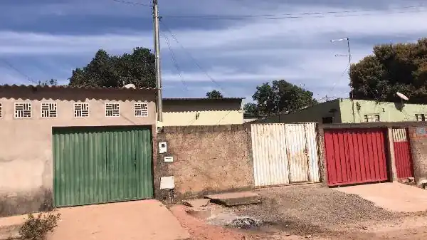 Casa em PARQUE ESTRELA DALVA XI, SANTO ANTONIO DO DESCOBERTO - GO