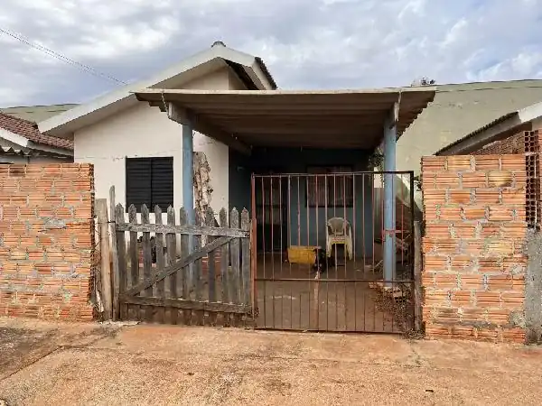 Casa em CONJUNTO HABITACIONAL MILTON GAVETTI, LONDRINA - PR