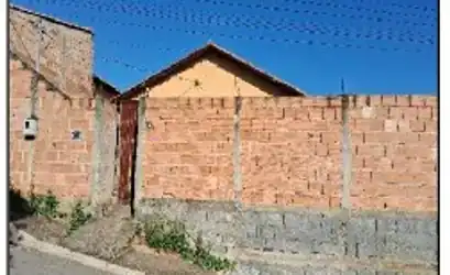 Casa em CARMO DA MATA - MG