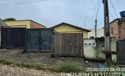 Casa em ESMERALDAS - MG
