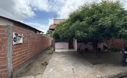 Casa em ALTOS - PI
