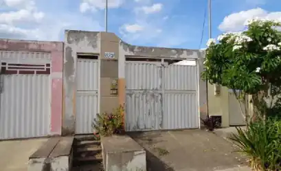 Casa em IACU - BA