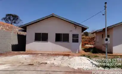 Casa em GUIMARANIA - MG