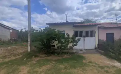 Casa em IACU - BA