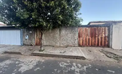 Casa em ARAGUARI - MG