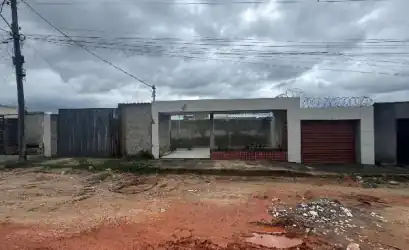 Casa em ESMERALDAS - MG