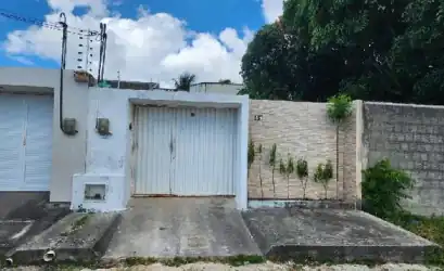 Casa em AQUIRAZ - CE