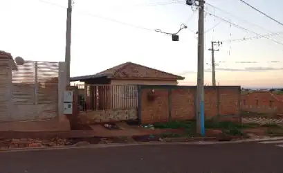 Casa em BORRAZOPOLIS - PR