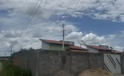 Casa em BENEDITINOS - PI