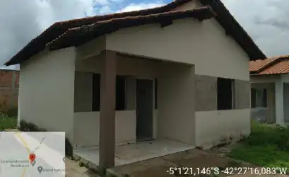 Casa em ALTOS - PI
