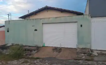 Casa em FRONTEIRAS - PI