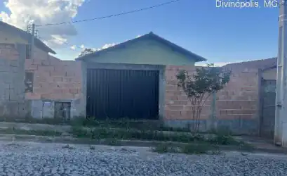 Casa em DIVINOPOLIS - MG