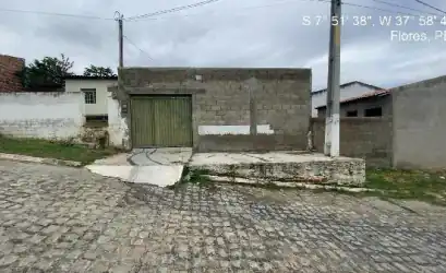 Casa em FLORES - PE