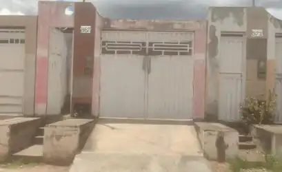 Casa em IACU - BA