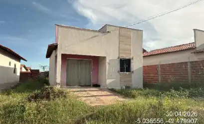 Casa em ALTOS - PI