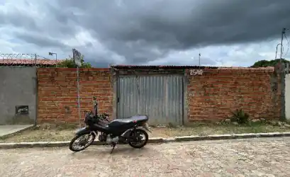 Casa em FLORIANO - PI