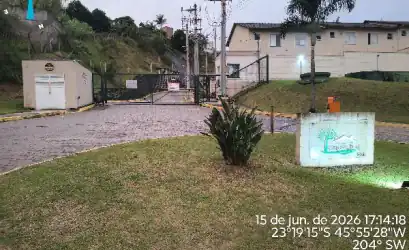 Casa em JACAREI - SP