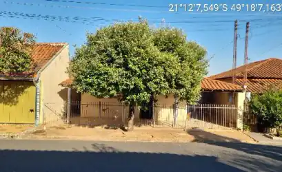 Casa em URUPES - SP