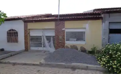 Casa em IACU - BA