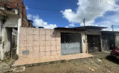 Casa em ITAPETINGA - BA