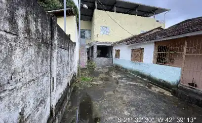 Casa em LEOPOLDINA - MG
