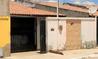 Casa em IRAUCUBA - CE
