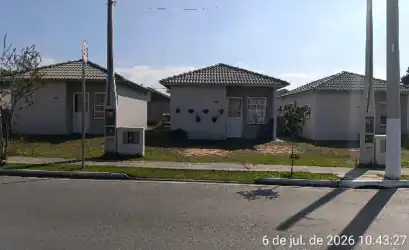 Casa em PINDAMONHANGABA - SP