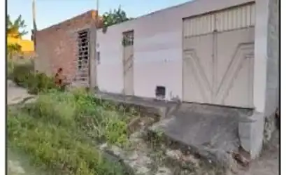 Casa em IACU - BA