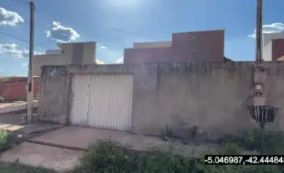Casa em ALTOS - PI