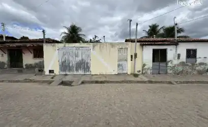 Casa em IACU - BA