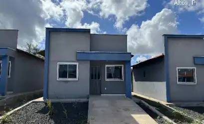 Casa em ALTOS - PI
