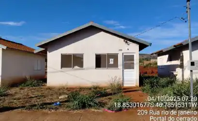 Casa em GUIMARANIA - MG