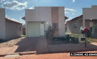 Casa em ALTOS - PI