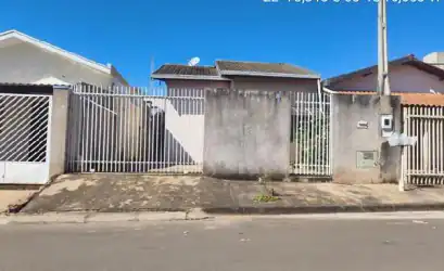 Casa em QUINTANA - SP