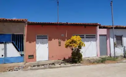 Casa em IACU - BA