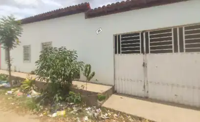 Casa em IACU - BA