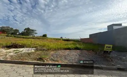 Terreno em ALAMBARI - SP