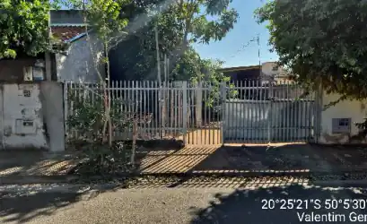 Casa em VALENTIM GENTIL - SP