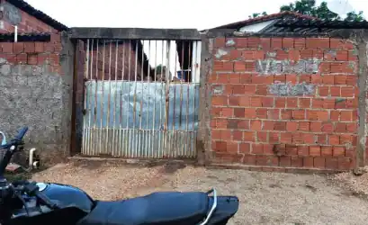Casa em CORRENTE - PI