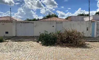 Casa em SERRA DO RAMALHO - BA